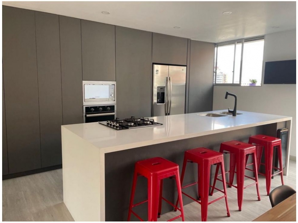 Apartamento en venta en El Poblado, Medellín 2