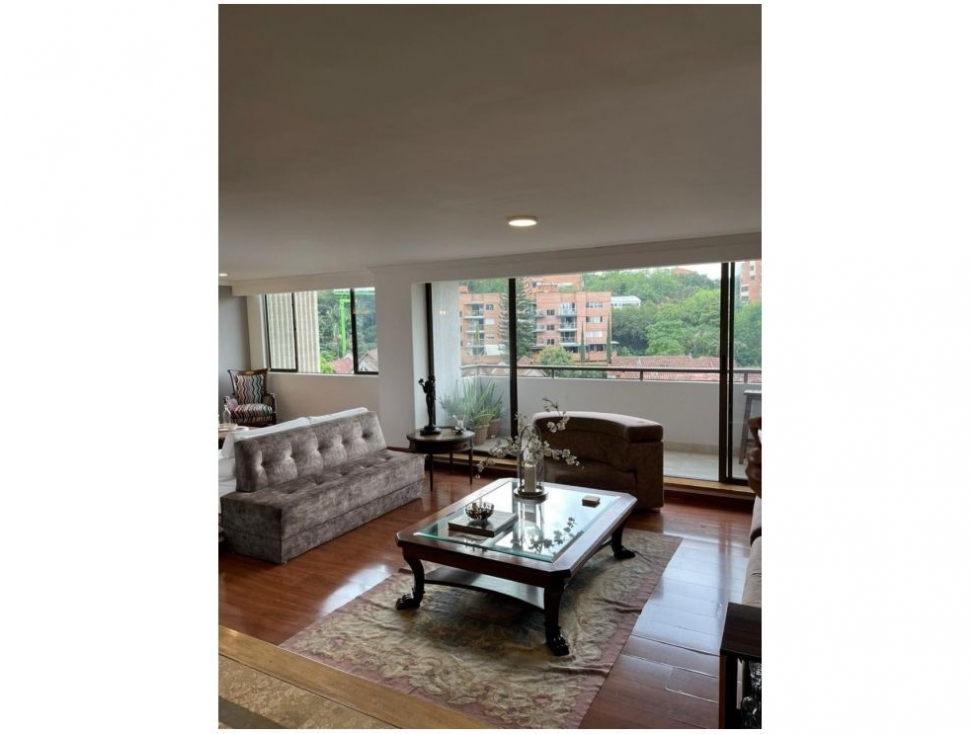 Apartamento en venta en El Poblado, Medellín 2