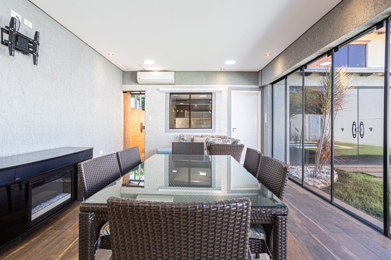 Exclusiva Residencia de Lujo en Venta - Los Paraísos, San Miguel, San Lorenzo: Un Oasis de Elegancia y Confort. — foto 3