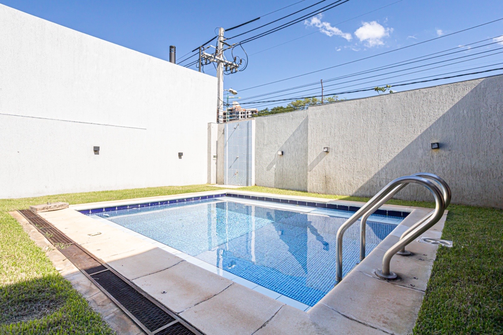 Exclusiva Residencia de Lujo en Venta - Los Paraísos, San Miguel, San Lorenzo: Un Oasis de Elegancia y Confort. — foto 2