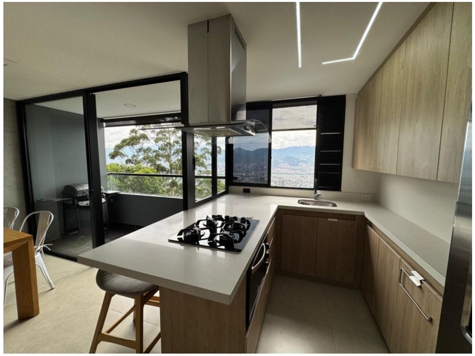 Apartamento en venta en El Poblado, Medellín 2