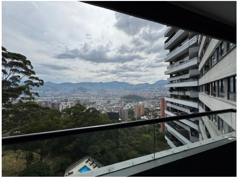 Apartamento en venta en El Poblado, Medellín 3