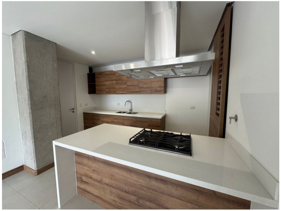 Apartamento en venta en El Poblado, Medellín 4