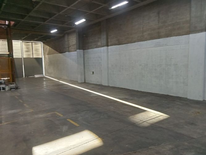 Bodega en arriendo en Suramérica, Itagüí, 1180 m² · foto 9 de 16