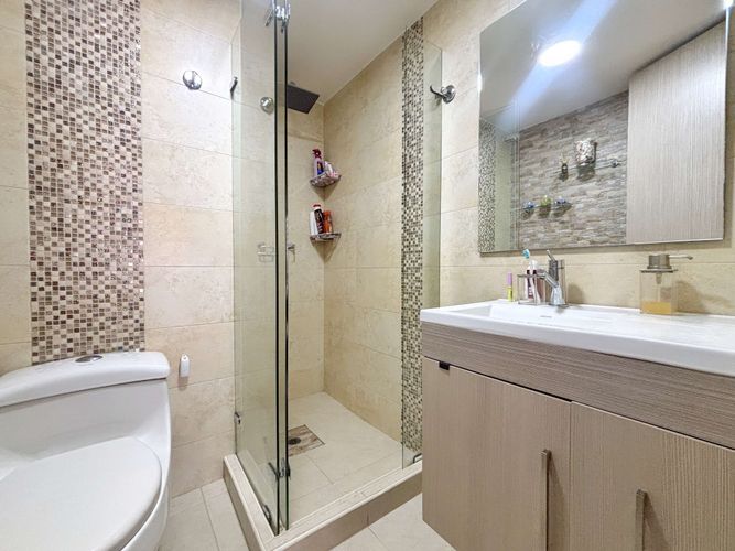 Apartamento de 2 alcobas en venta en Santa Barbara Central, Bogotá, 86 m² · foto 10 de 19