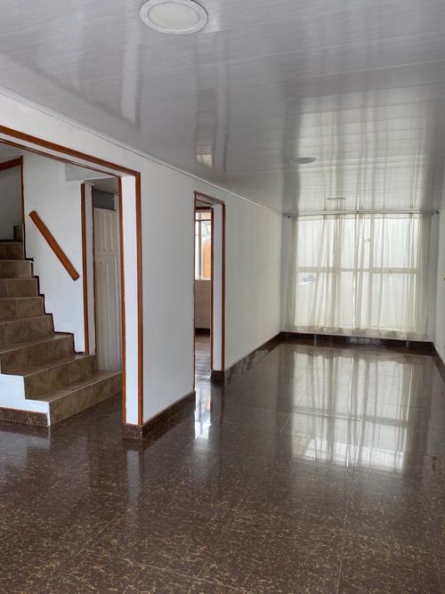 Casa de 4 alcobas en venta en Molinos Del Viento, Bogotá, 252 m² · foto 2 de 23