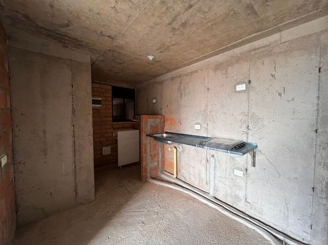 Apartamento de 2 alcobas en venta en Cuatro Esquinas, Rionegro, 55 m² · foto 2 de 8