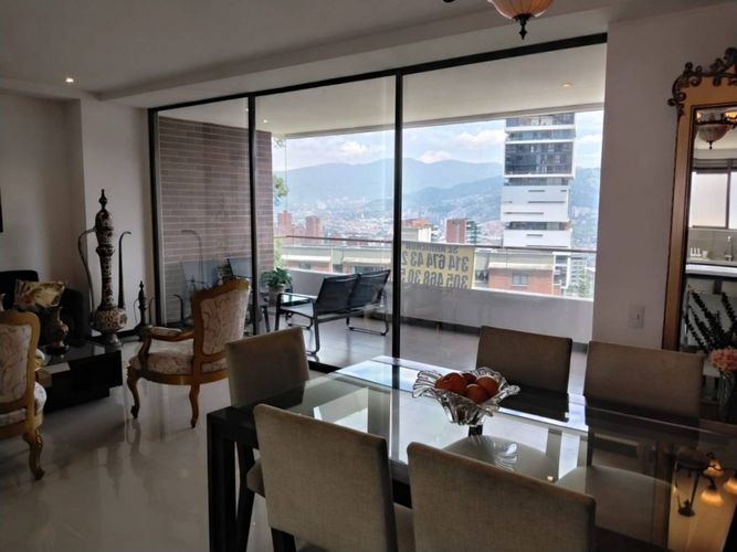 Apartamento de 3 alcobas en arriendo en El Poblado, Medellín, 150 m² · foto 3 de 23