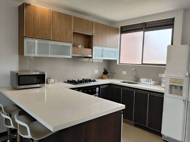Apartamento de 3 alcobas en arriendo en El Poblado, Medellín, 150 m² · foto 6 de 23