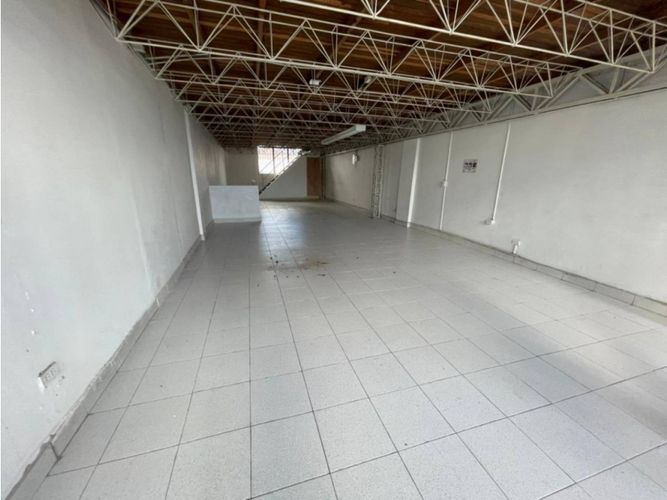 Bodega en arriendo en Cristo Rey, Medellín, 220 m² · foto 3 de 5