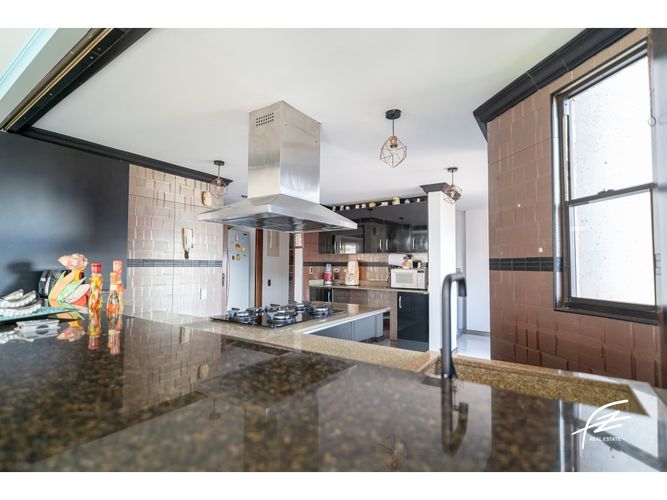 Apartamento de 3 alcobas en venta en Astorga, Medellín, 386 m² · foto 7 de 24