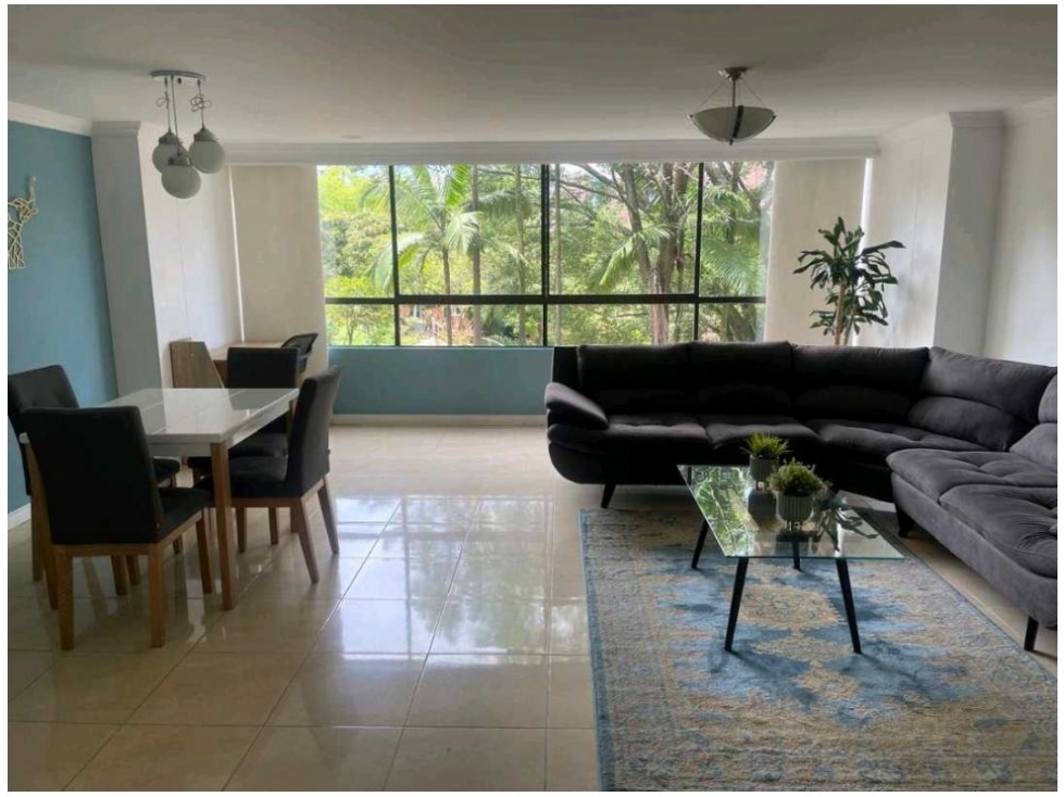 Apartamento en venta en El Poblado, Medellín 2