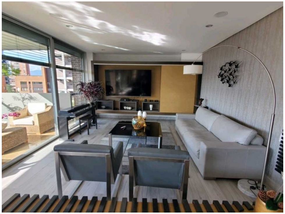 Apartamento en venta en El Poblado, Medellín 3