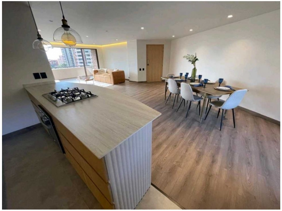 Apartamento en venta en El Poblado, Medellín 4