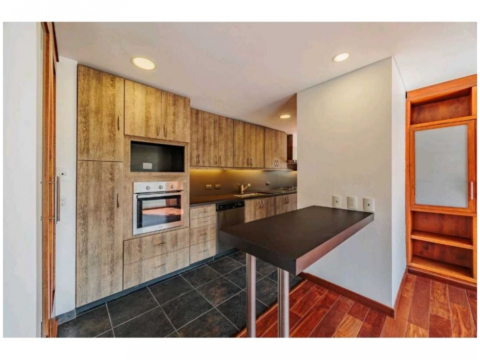 Apartamento en venta en El Poblado, Medellín 4