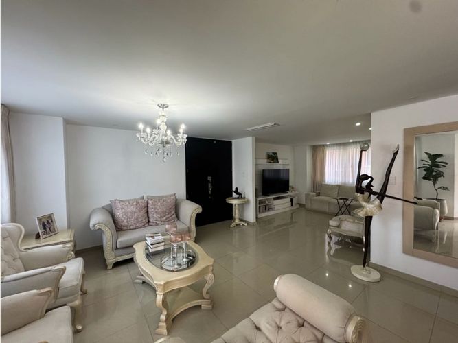 Apartamento de 3 alcobas en venta en Altos Del Prado, Barranquilla, 186 m² · foto 2 de 22