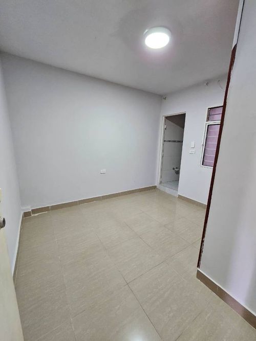 Casa de 8 alcobas en venta en Napoles, Cali, 300 m² · foto 2 de 24