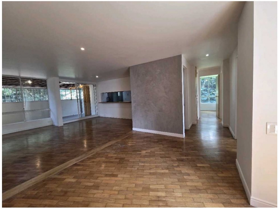 Apartamento en venta en El Poblado, Medellín 3