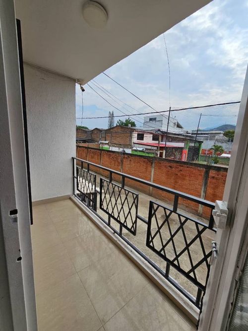 Casa de 8 alcobas en venta en Napoles, Cali, 300 m² · foto 10 de 24