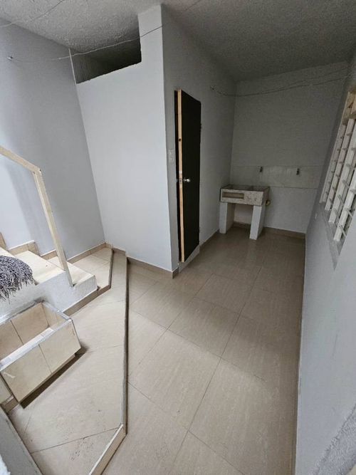 Casa de 8 alcobas en venta en Napoles, Cali, 300 m² · foto 22 de 24