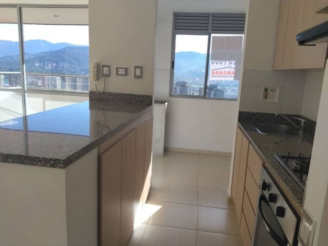 Apartamento de 3 alcobas en arriendo en Vía Las Palmas, Medellín, 88 m² · foto 6 de 23