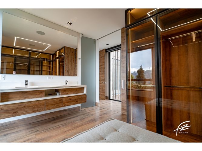 Casa de 4 alcobas en venta en Las Palmas, Envigado, 1770 m² · foto 4 de 24