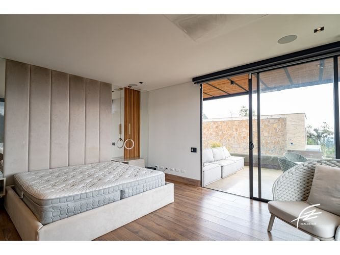 Casa de 4 alcobas en venta en Las Palmas, Envigado, 1770 m² · foto 9 de 24