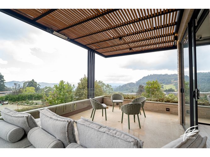 Casa de 4 alcobas en venta en Las Palmas, Envigado, 1770 m² · foto 18 de 24