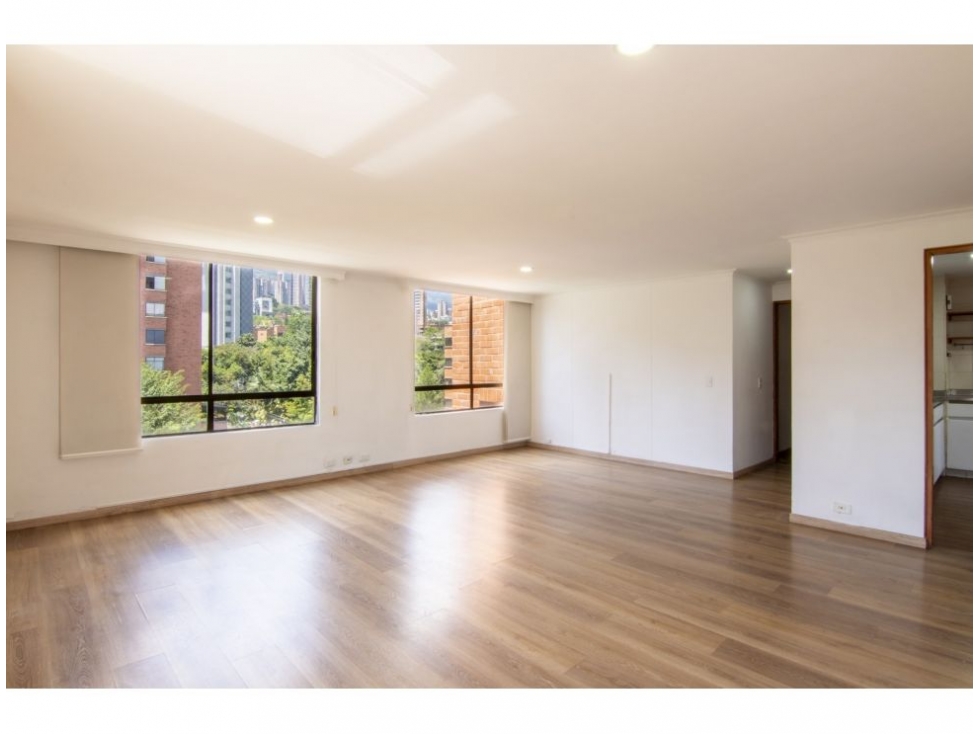 Apartamento en venta en El Poblado, Medellín 2