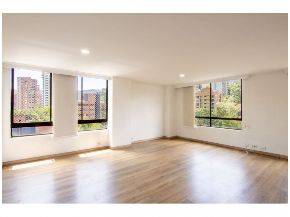 Apartamento en venta en El Poblado, Medellín 4