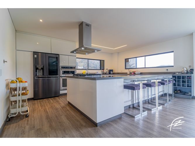 Casa de 5 alcobas en venta en Las Palmas, Envigado, 370 m² · foto 2 de 22