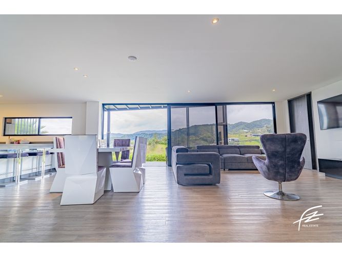 Casa de 5 alcobas en venta en Las Palmas, Envigado, 370 m² · foto 9 de 22