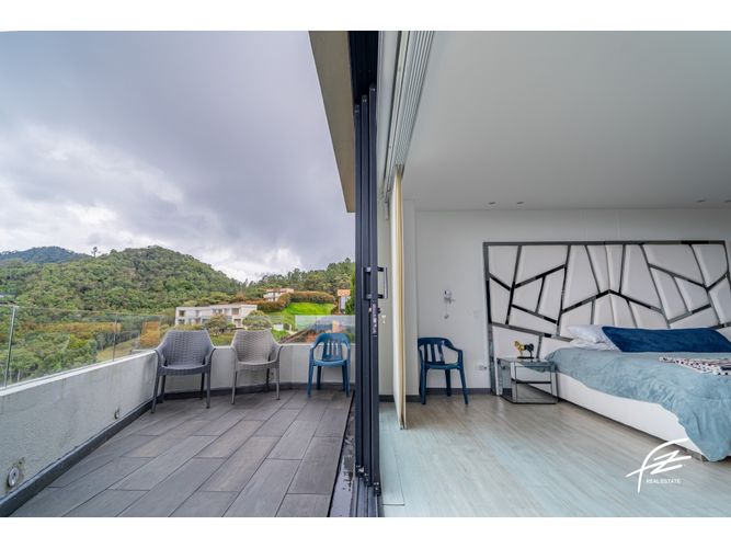 Casa de 5 alcobas en venta en Las Palmas, Envigado, 370 m² · foto 13 de 22