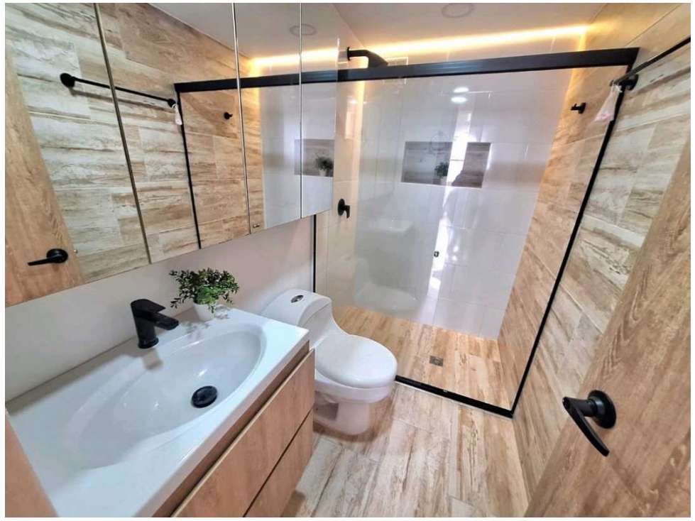 Apartamento en venta en El Poblado, Medellín 4