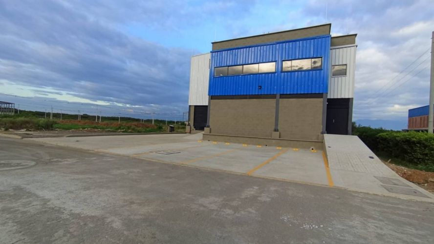 Bodega en arriendo en Palmaseca, Yumbo, 1400 m² · foto 3 de 10