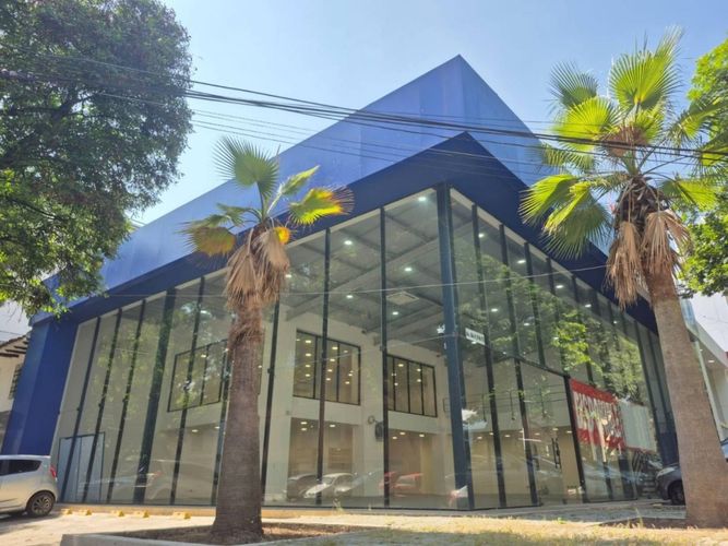 Local en arriendo en Santa Monica, Cali, 500 m² · foto 2 de 5