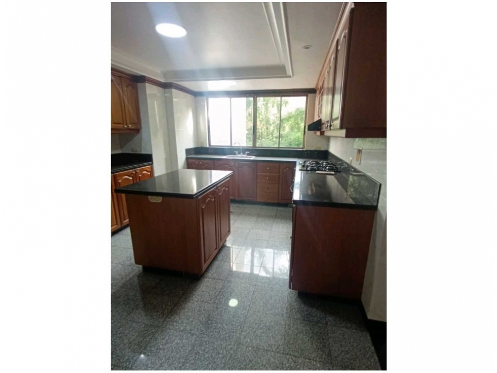 Apartamento en venta en El Poblado, Medellín 5