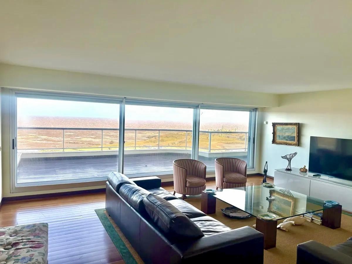 Venta de Apartamentos Punta Carretas 3 Dormitorios Penthouse - Widok 2