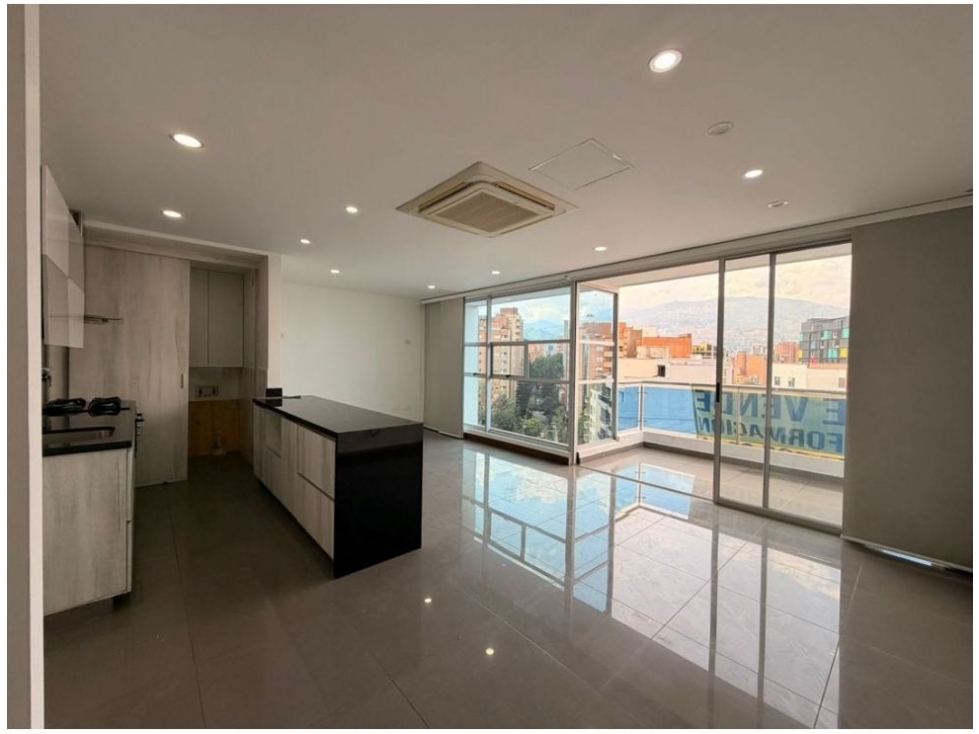 Apartamento en venta en Laureles, Medellín 2