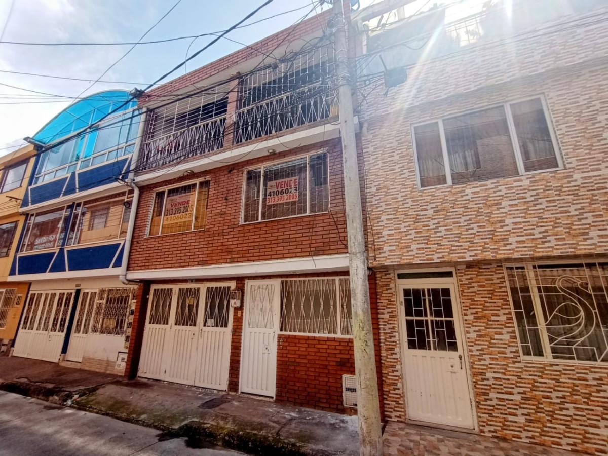 Casa en venta en Aures, Bogotá · foto 3 de 24