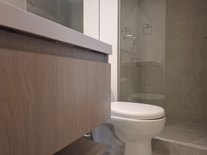 Apartamento de 2 alcobas en arriendo en El Poblado, Medellín, 79 m² · foto 11 de 13