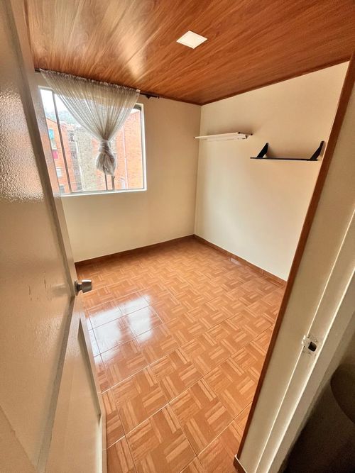Apartamento de 3 alcobas en venta en Quintanares Et. Vi, Soacha, 59 m² · foto 2 de 23