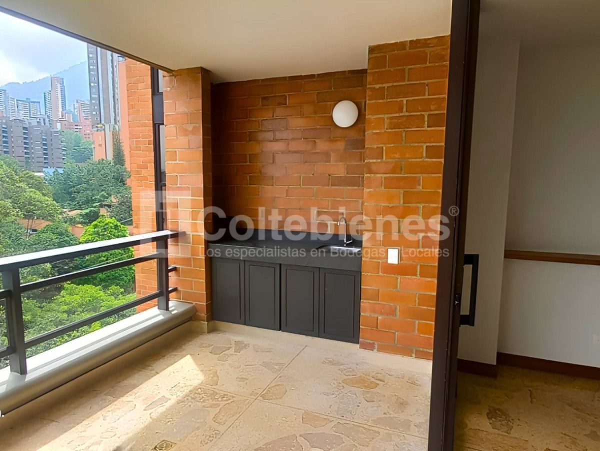 Apartamento en venta en El Poblado, Medellín 4