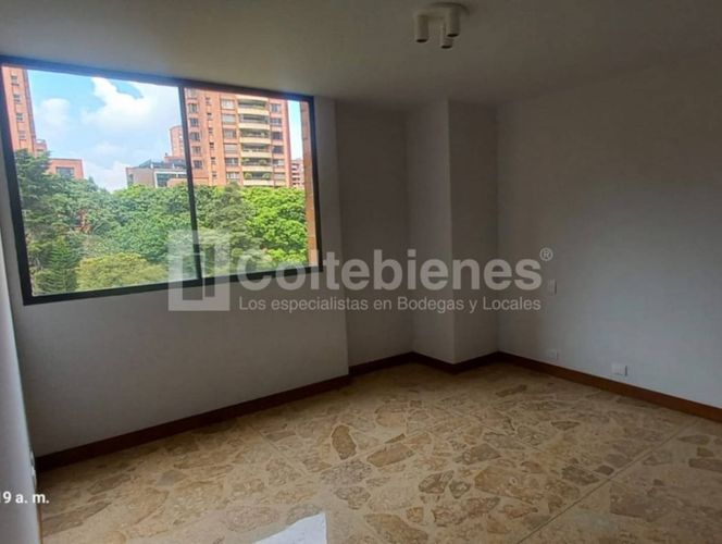 Apartamento de 3 alcobas en venta en La Florida, Medellín, 219 m² · foto 18 de 24