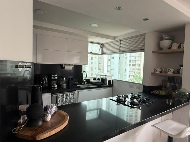 Apartamento de 2 alcobas en arriendo en El Poblado, Medellín, 116 m² · foto 4 de 14