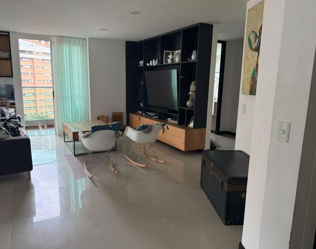 Apartamento de 2 alcobas en arriendo en El Poblado, Medellín, 116 m² · foto 2 de 14