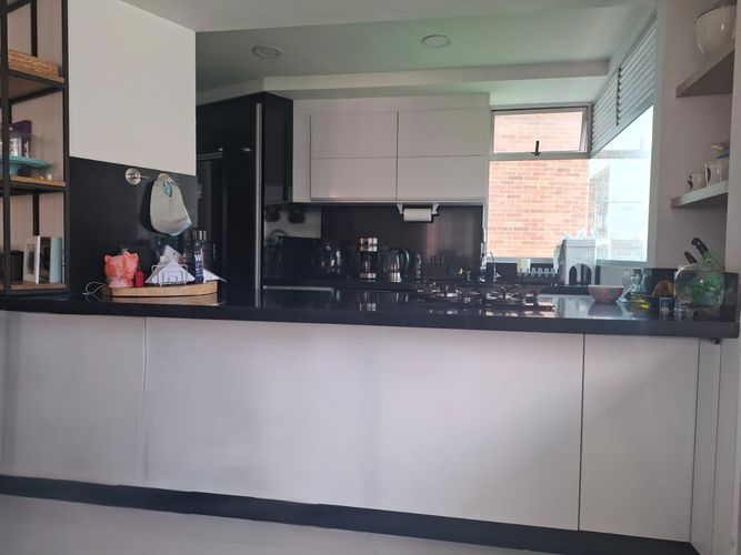 Apartamento de 2 alcobas en arriendo en El Poblado, Medellín, 116 m² · foto 5 de 14