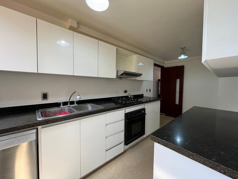 Apartamento en venta en El Poblado, Medellín 3