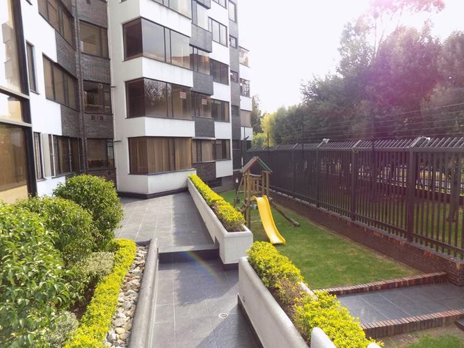 Apartamento de 3 alcobas en venta en Santa Barbara, Bogotá, 162 m² · foto 6 de 6