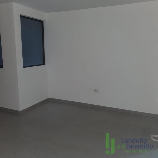 Apartamento en venta en Los Naranjos, Itagüí · foto 2 de 11